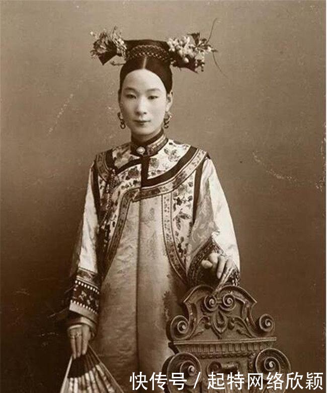 晚清绝版老照片,第一张官员夫人雍容华贵,最后一张美丽佳人